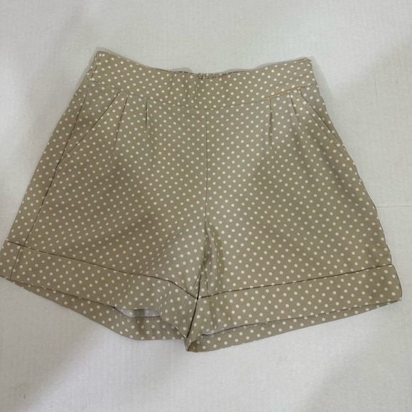 7th Avenue suiting Company sz 4 short silky feel cuffed  shorts - Picture 1 of 11